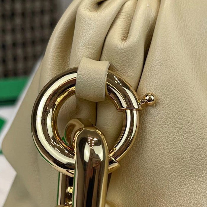 B V The Chain Pouch Beige