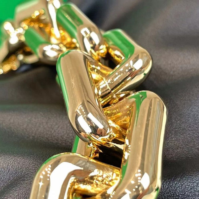 B V The Chain Pouch Black / Gold