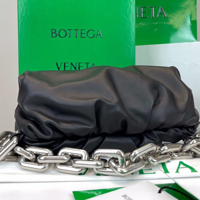 B V The Chain Pouch Black / Silver