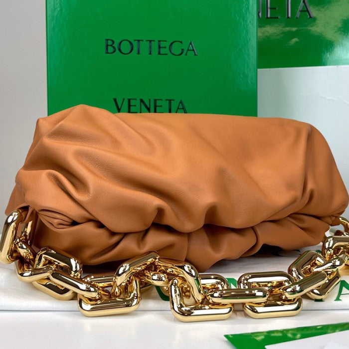 B V The Chain Pouch Tan