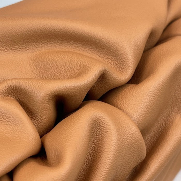 B V The Chain Pouch Tan