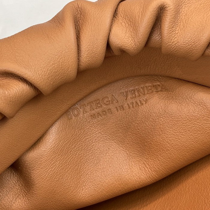 B V The Chain Pouch Tan