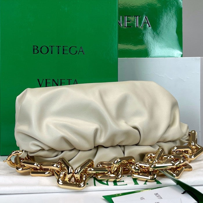 B V The Chain Pouch White