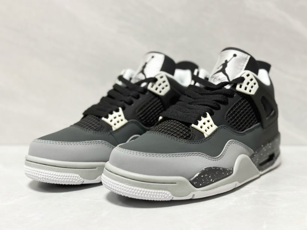 AIR JORDAN 4 SNEAKER