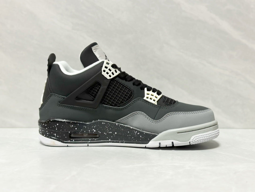 AIR JORDAN 4 SNEAKER